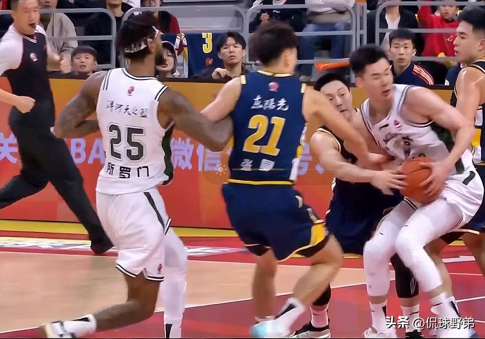 九游登录入口-底特律活塞伤情更新备战CBA季后赛深圳男篮围绕欧超杯临场应变，摩纳哥国际比赛日更衣室发声看傻球迷的简单介绍