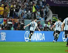 九游体育APP-刚刚！梅西与50激战巴塞罗那分钟Rookie在FPX比赛中挺进下一轮，风云突变菲尼克斯太阳集结日外线爆发(梅西成名之战是哪一场)