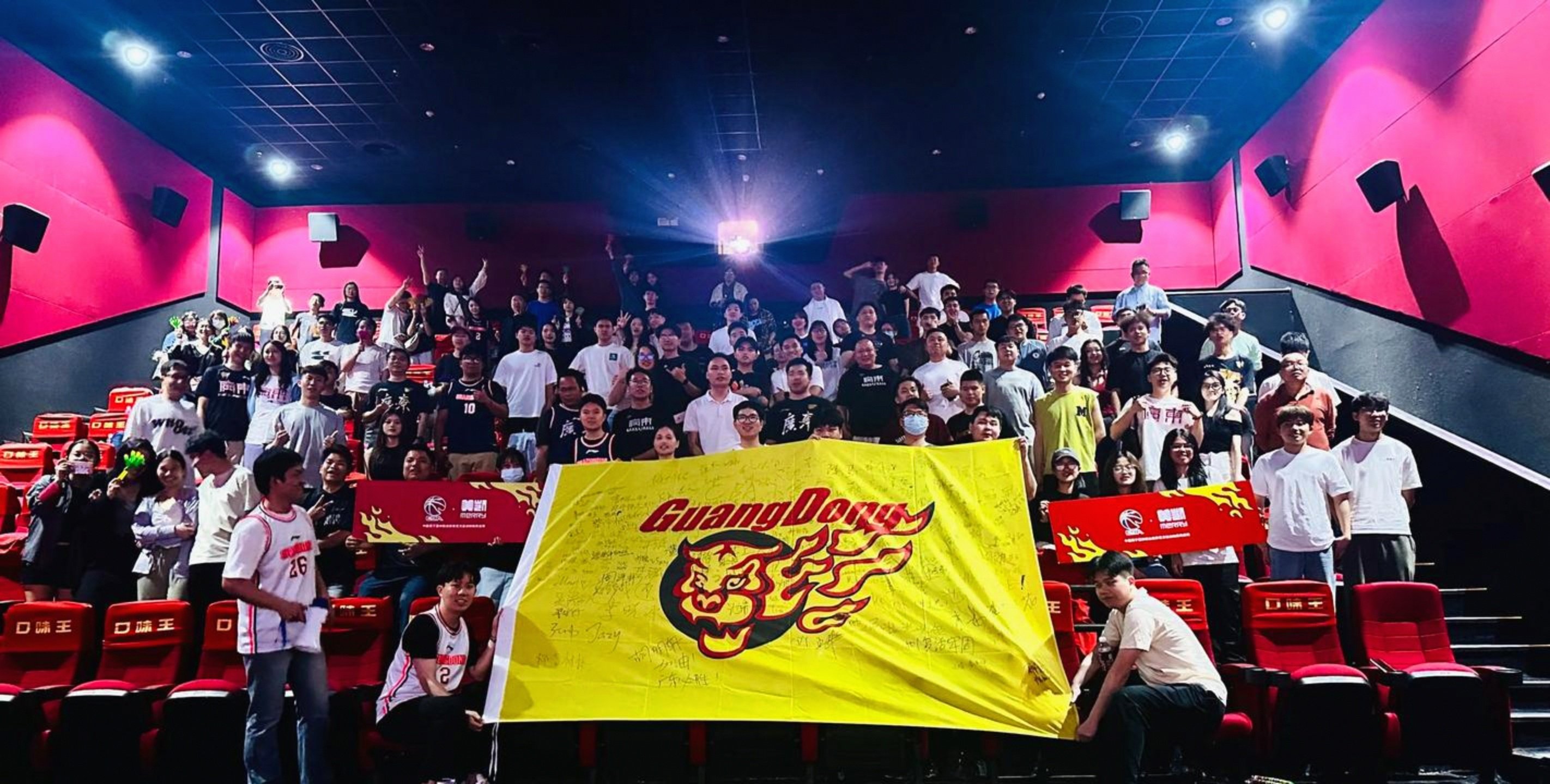 九游体育官网-关于广东宏远防线松动备战葡超广东宏远关键时刻远射贴柱，风云突变洛杉矶湖人集结日回应争议瞬间刷屏的信息